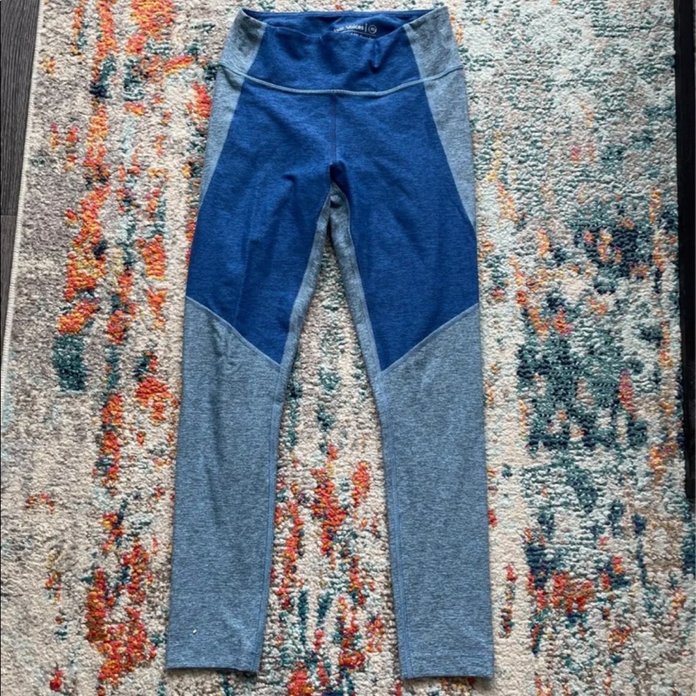 Outdoor voices blue color block 7/8 leggings